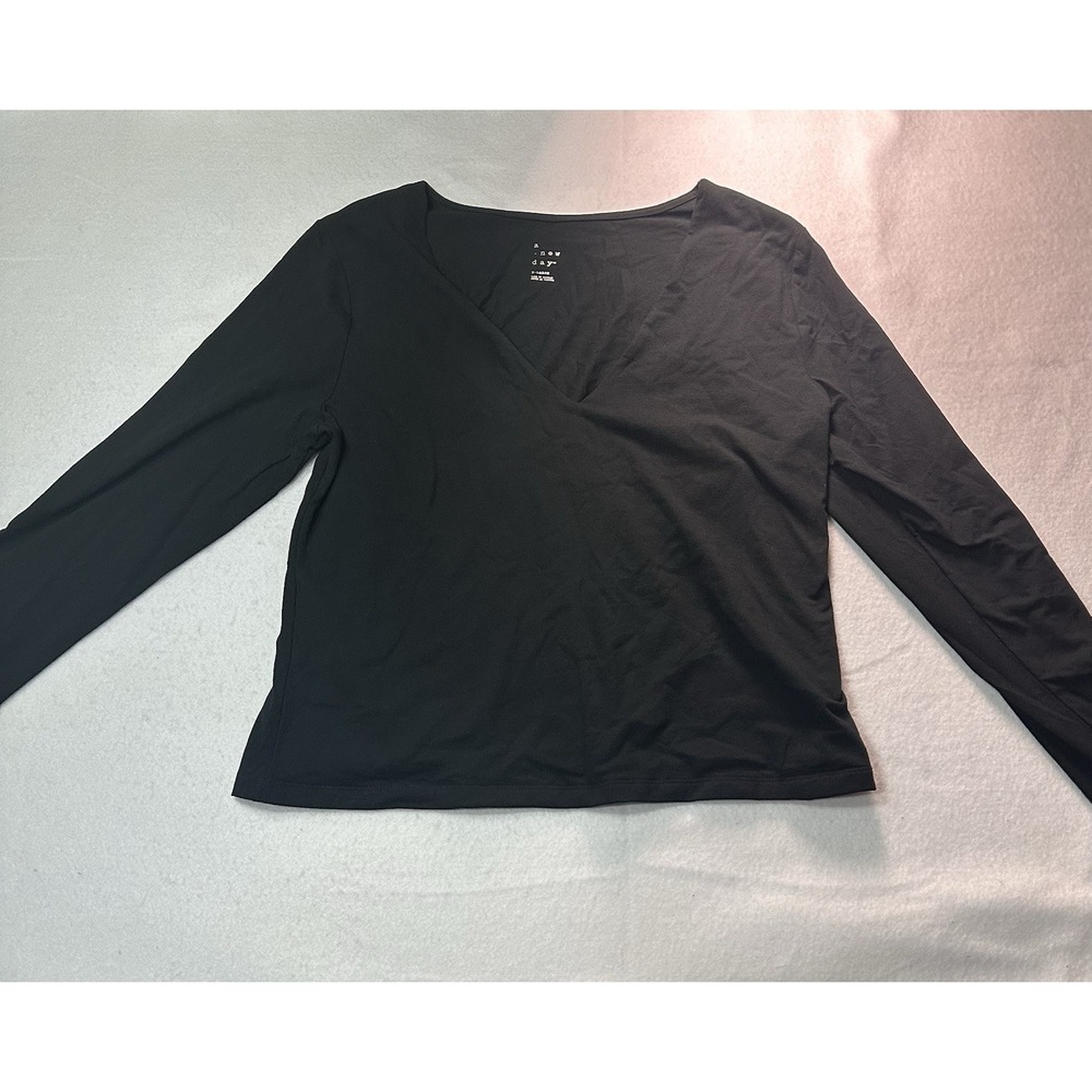 A New Day Women's Long Sleeve V-Neck T-Shirt Size XLarge Black NWT